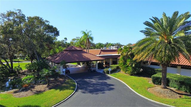 6921 COUNTRY LAKES CIRCLE, Sarasota, FL 34243