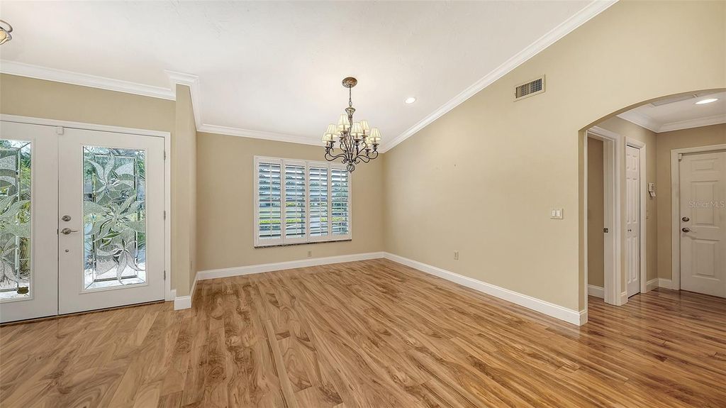 Image 13 of property listing at 6921 COUNTRY LAKES CIRCLE, Sarasota, FL 34243