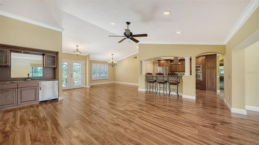 Image 15 of property listing at 6921 COUNTRY LAKES CIRCLE, Sarasota, FL 34243