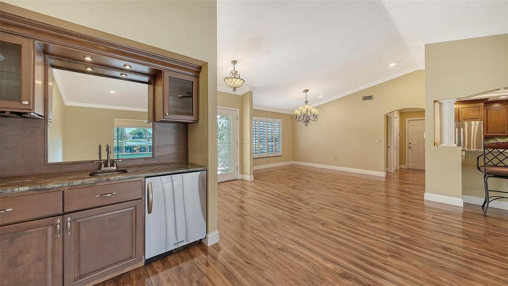 Image 16 of property listing at 6921 COUNTRY LAKES CIRCLE, Sarasota, FL 34243