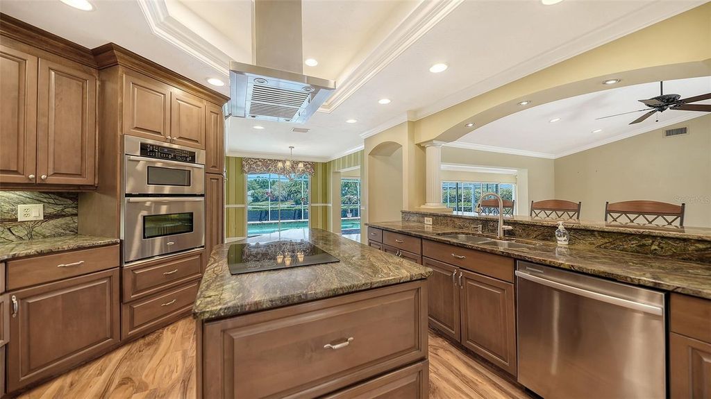 Image 20 of property listing at 6921 COUNTRY LAKES CIRCLE, Sarasota, FL 34243