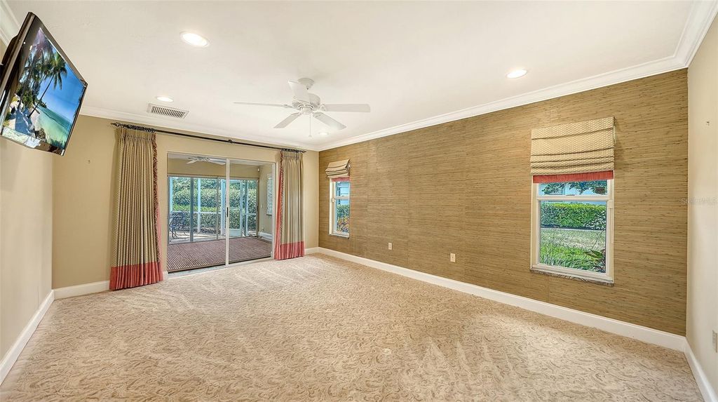 Image 34 of property listing at 6921 COUNTRY LAKES CIRCLE, Sarasota, FL 34243