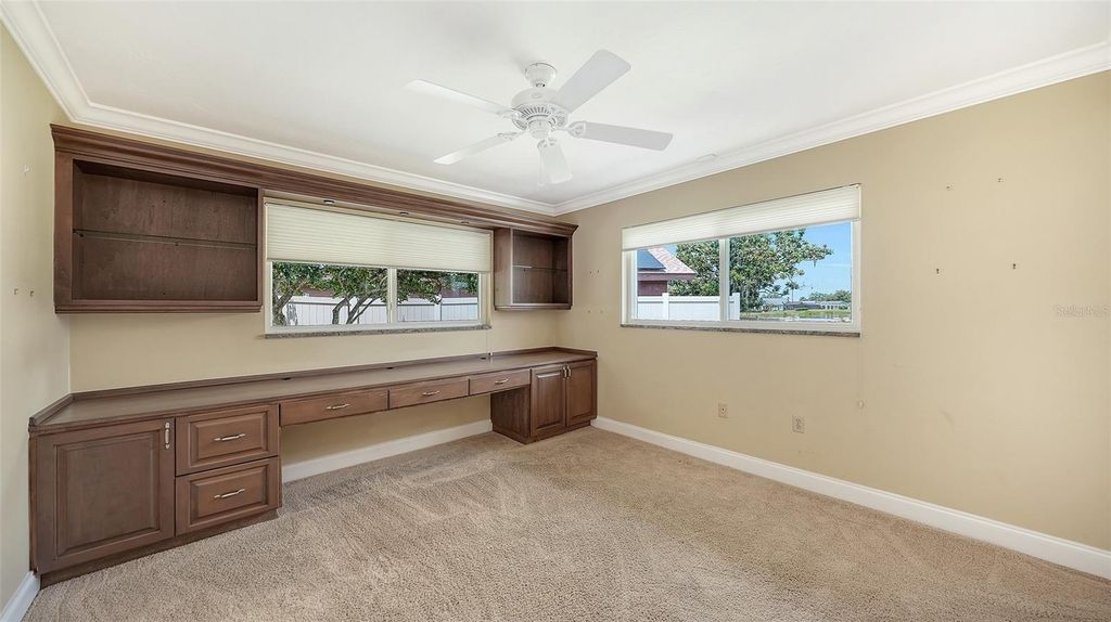Image 44 of property listing at 6921 COUNTRY LAKES CIRCLE, Sarasota, FL 34243