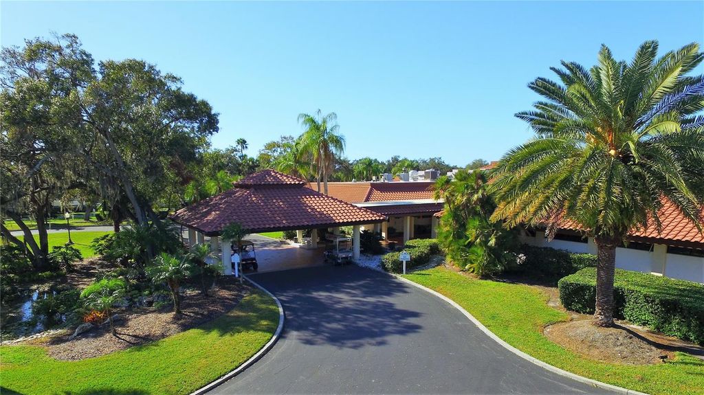 Image 71 of property listing at 6921 COUNTRY LAKES CIRCLE, Sarasota, FL 34243