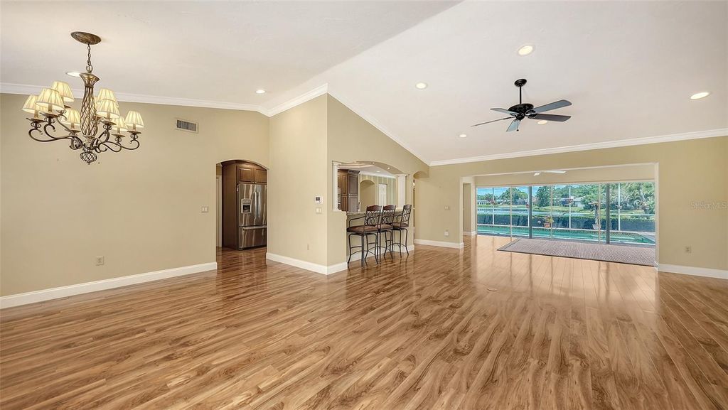 Image 10 of property listing at 6921 COUNTRY LAKES CIRCLE, Sarasota, FL 34243