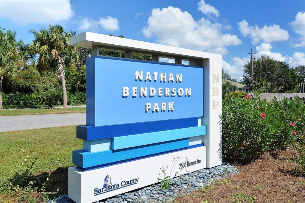 Image 92 of property listing at 6921 COUNTRY LAKES CIRCLE, Sarasota, FL 34243