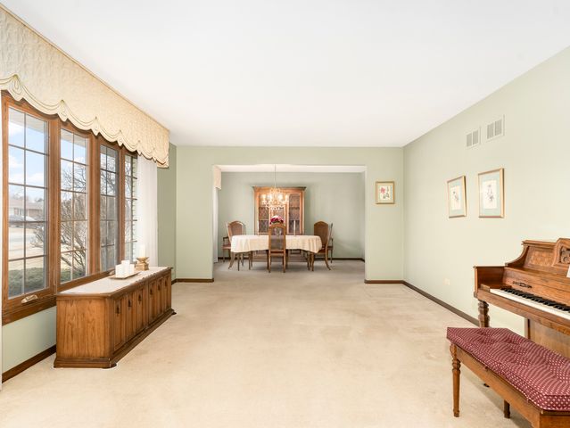 7601 Sycamore Drive, Orland Park, IL 60462