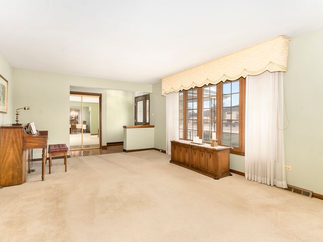 7601 Sycamore Drive, Orland Park, IL 60462