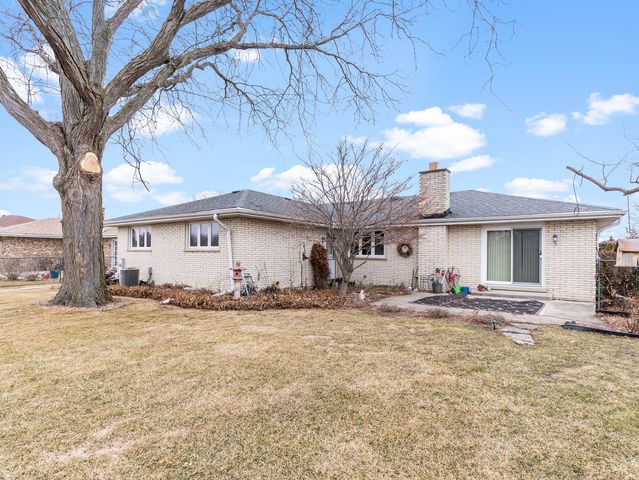 7601 Sycamore Drive, Orland Park, IL 60462