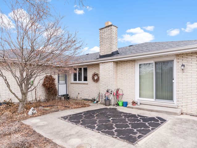 7601 Sycamore Drive, Orland Park, IL 60462