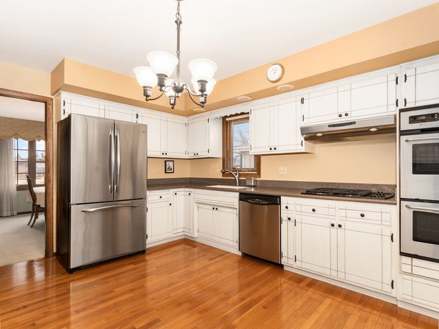 7601 Sycamore Drive, Orland Park, IL 60462