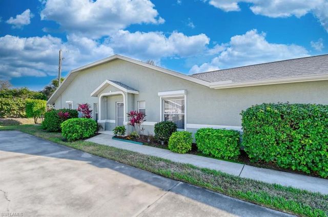 1708 Royal CIR # 701, Naples, FL 34112