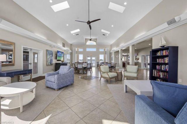 1708 Royal CIR # 701, Naples, FL 34112