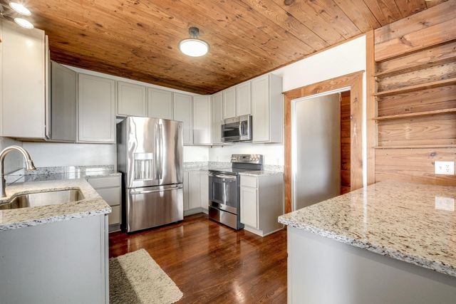 21300 Crestmont B, Spicewood, TX 78669