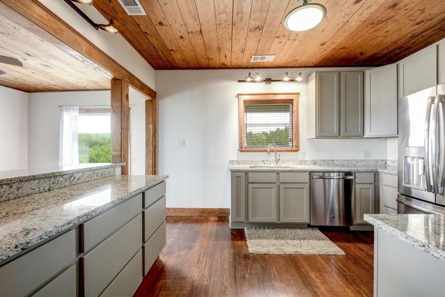 21300 Crestmont B, Spicewood, TX 78669