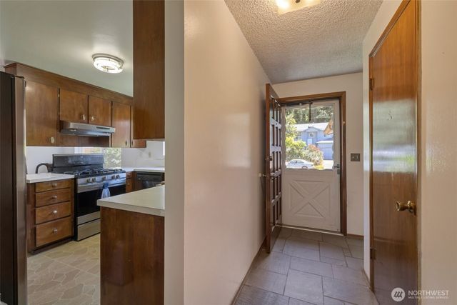 6201 47th Avenue S, Seattle, WA 98118