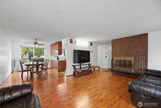 6201 47th Avenue S, Seattle, WA 98118