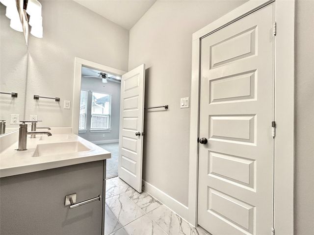 2501 Ascension Boulevard 600, Arlington, TX 76006