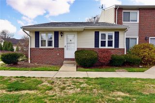 2276 Raber Road Apt F, Uniontown, OH 44685