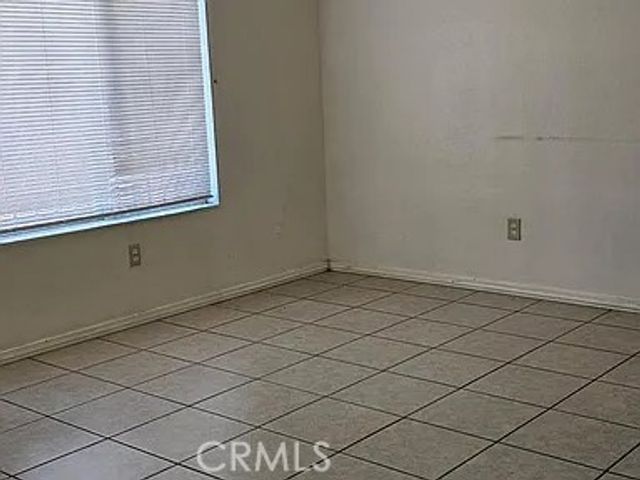 7969 Pinehurst Dr, Highland, CA 92346