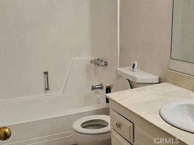 7969 Pinehurst Dr, Highland, CA 92346