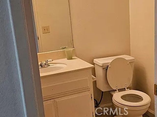 7969 Pinehurst Dr, Highland, CA 92346