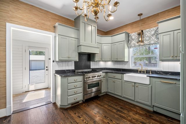 217 Abbeville Avenue NW, Aiken, SC 29801