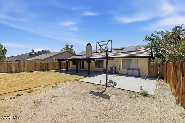 45520 Fairbanks Avenue, Lancaster, CA 93534