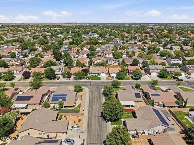 45520 Fairbanks Avenue, Lancaster, CA 93534