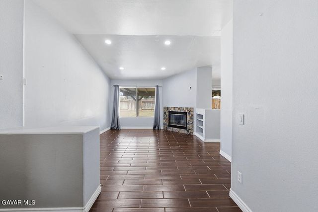 45520 Fairbanks Avenue, Lancaster, CA 93534