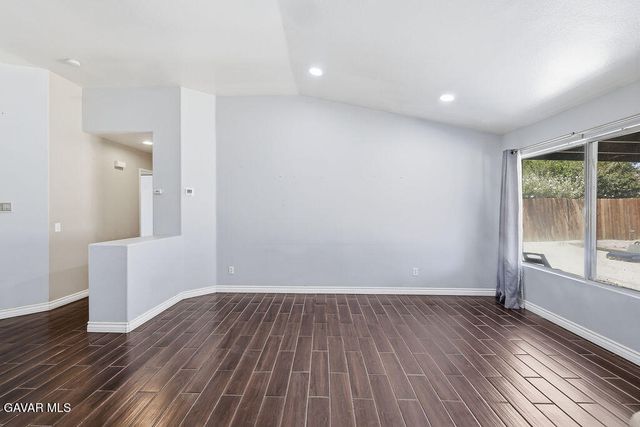 45520 Fairbanks Avenue, Lancaster, CA 93534