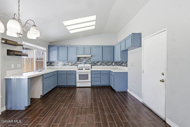 45520 Fairbanks Avenue, Lancaster, CA 93534