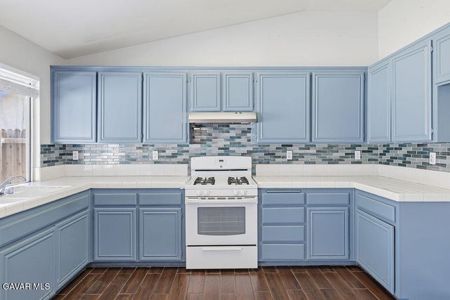 45520 Fairbanks Avenue, Lancaster, CA 93534
