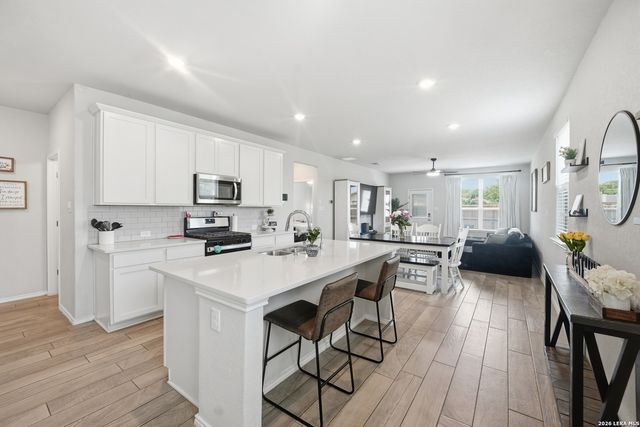 707 Blueleaf, San Antonio, TX 78245