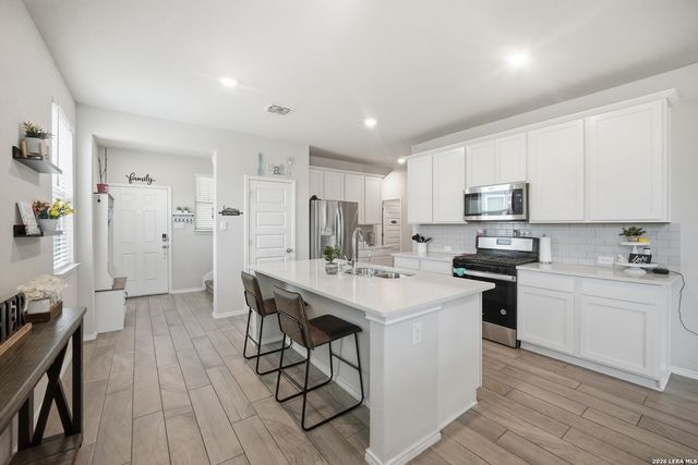 707 Blueleaf, San Antonio, TX 78245