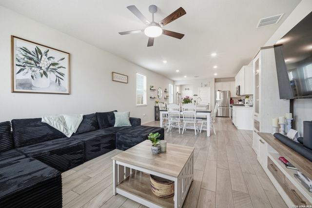 707 Blueleaf, San Antonio, TX 78245
