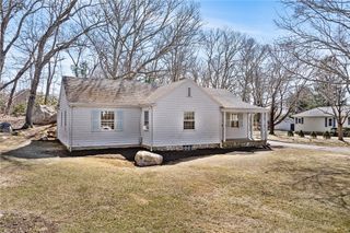 11 Hubbard Street, Westerly, RI 02891