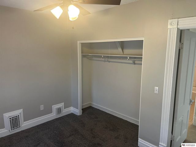 1050 S 29th Street, Omaha, NE 68105