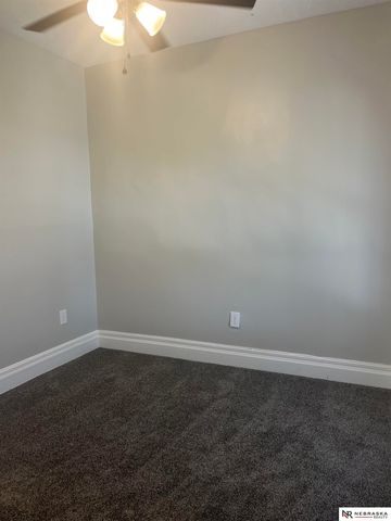 1050 S 29th Street, Omaha, NE 68105