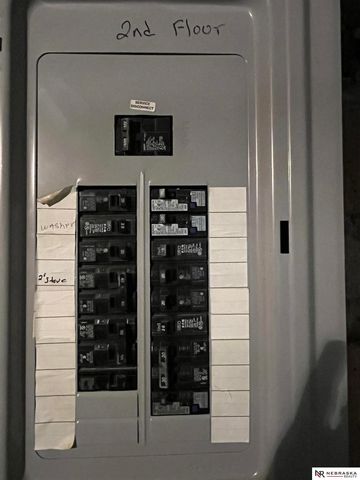 1050 S 29th Street, Omaha, NE 68105