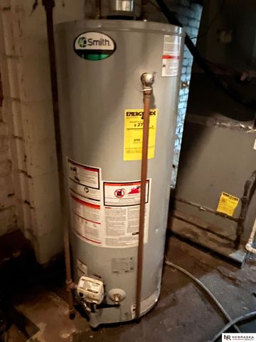 1050 S 29th Street, Omaha, NE 68105