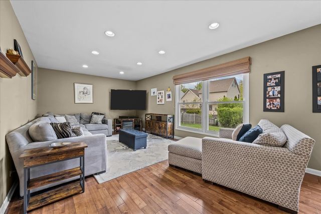 701 Thompson Boulevard, Buffalo Grove, IL 60089