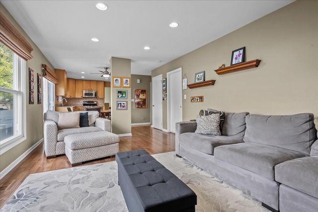 701 Thompson Boulevard, Buffalo Grove, IL 60089