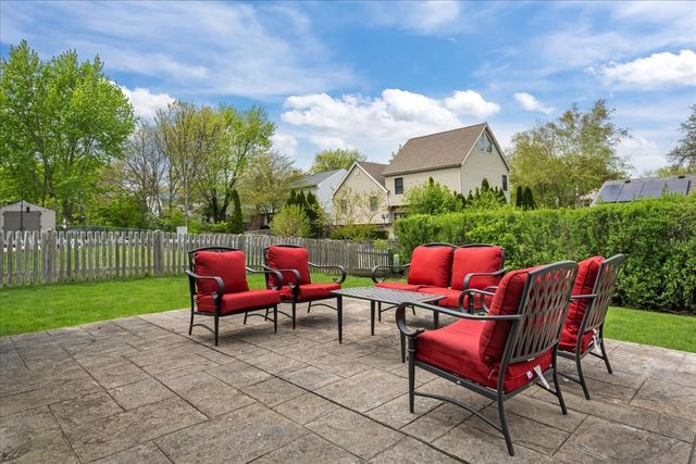 701 Thompson Boulevard, Buffalo Grove, IL 60089