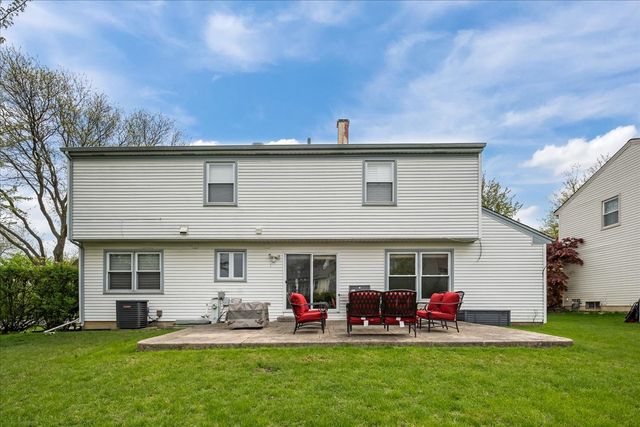 701 Thompson Boulevard, Buffalo Grove, IL 60089