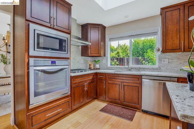 2198 La Orinda, Concord, CA 94518