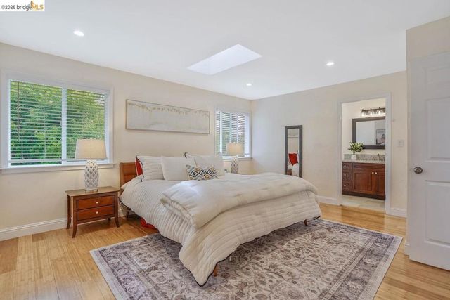 2198 La Orinda, Concord, CA 94518