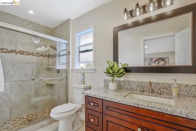 2198 La Orinda, Concord, CA 94518