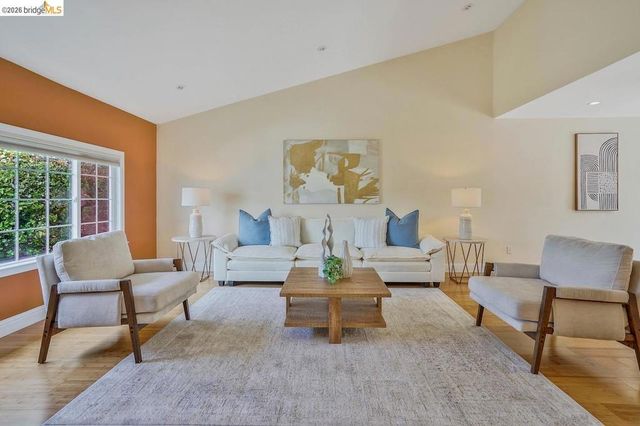 2198 La Orinda, Concord, CA 94518