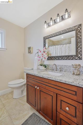 2198 La Orinda, Concord, CA 94518